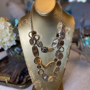C Wonder gold metal three tier necklace